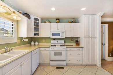 Blu Circle kitchen 1