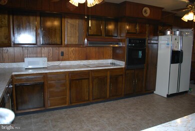 327 Buena Vista Dr, Colonial Beach, VA 22443 - photo 5