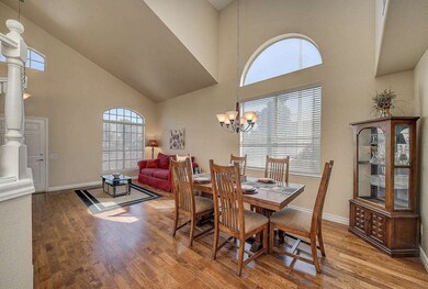 106-FrontRoom_4