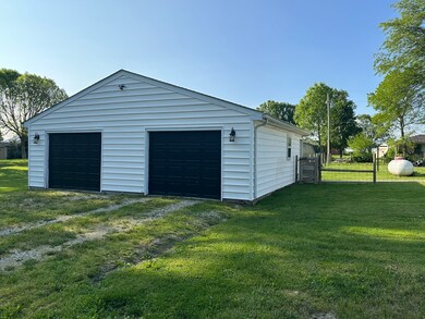 1198 E Meadows Dr, Greensburg, IN 47240 - photo 6