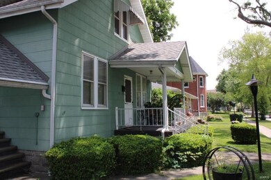 Right in the hart of Highland, great location !!!