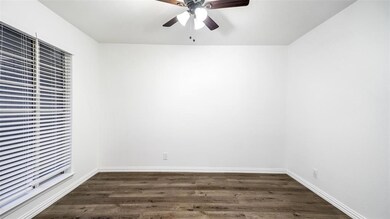 704 Thousand Oaks Dr, Hurst, TX 76054 - photo 4