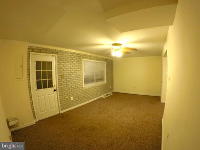 8112 Parkdale Ct, Springfield, VA 22153 - photo 7