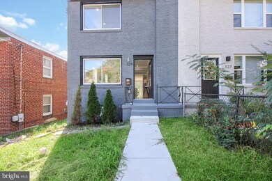 329 Oglethorpe St NE, Washington, DC 20011 - photo 2