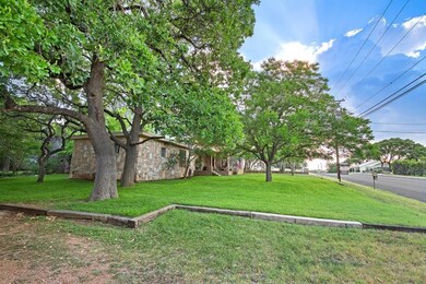 315 W Live Oak St, Fredericksburg, TX 78624 - photo 5