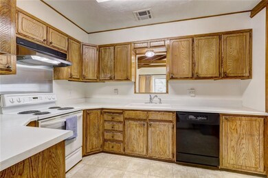 813 W Comanche, Norman    Kitchen