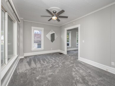 114 E. Maple St-105