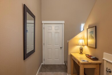 63168 Eastview Dr, Bend, OR 97701 - photo 4