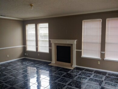 8027 Log Hollow Dr, Houston, TX 77040 - photo 6