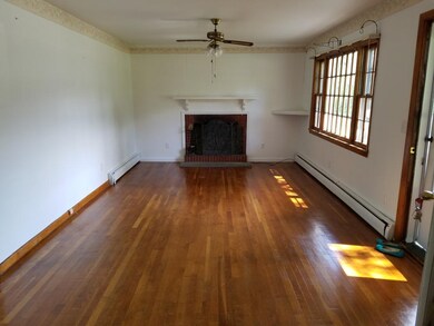 4 William St, Newport, NH 03773 - photo 4