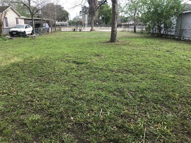 4607 E Crosstimbers St, Houston, TX 77016 - photo 2