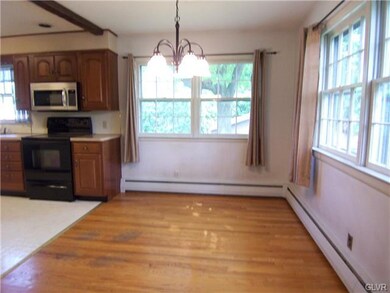 160 Jonathan Dr, Easton, PA 18045 - photo 4