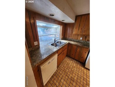 5950 Riverbanks Rd, Grants Pass, OR 97527 - photo 5