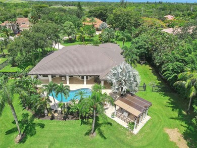 3400 Carlton Ln, Davie, FL 33330 - photo 2