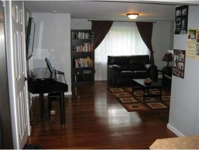 190 Lexington St, Springfield, MA 01104 - photo 5