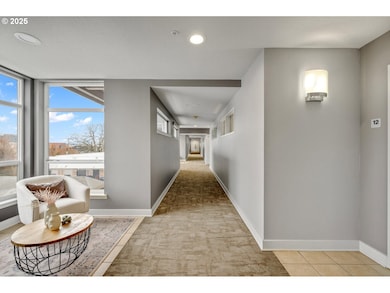2327 NW Northrup St unit 12, Portland, OR 97210 - photo 6