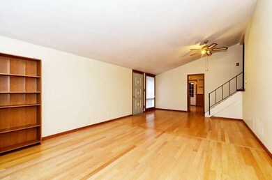 1547 Amarillo Dr, Carpentersville, IL 60110 - photo 3