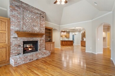 Open living space to eat-in kitchen