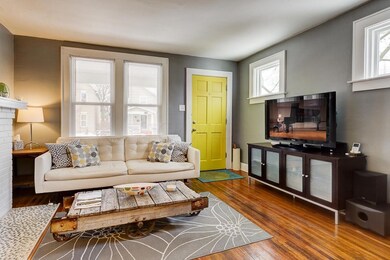 1574 - Living Entry