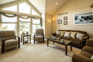 06_Living Room-5