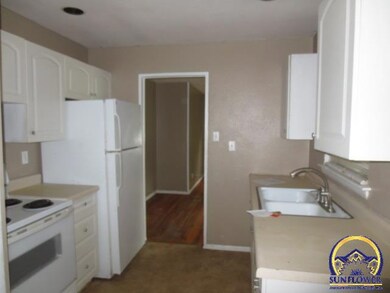 2429 SW 25th Dr, Topeka, KS 66611 - photo 4