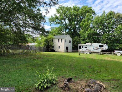 521 Lossing Ave, Colonial Beach, VA 22443 - photo 6