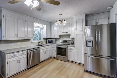 300 Pocahontas Dr, Forest, VA 24551 - photo 7