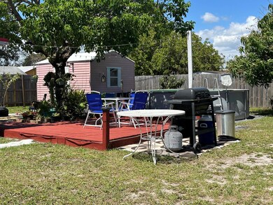 2117 Wellington Rd, West Palm Beach, FL 33409 - photo 4