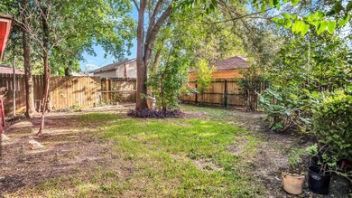 7743 Oak Vista St, Houston, TX 77087 - photo 4