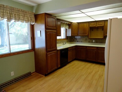 2213 S Palm St, Janesville, WI 53546 - photo 4