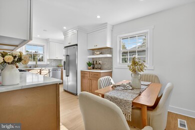 8915 Sylvania St, Lorton, VA 22079 - photo 6