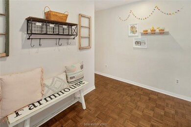 1705 Laura Ln unit CS, College Station, TX 77840 - photo 4