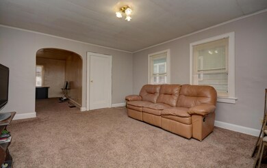 Upstairs Unit- Living Room (2)