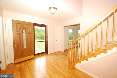 9812 Log House Ct, Gaithersburg, MD 20882 - photo 4