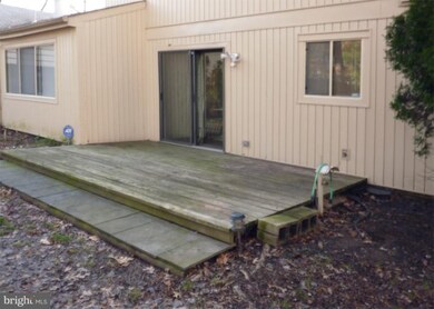 8630 Reseca Ln, Springfield, VA 22152 - photo 2