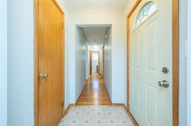 3308 Lindlavista Way, Des Moines, IA 50310 - photo 2