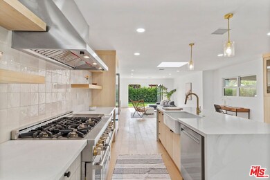 13934 Peach Grove St, Sherman Oaks, CA 91423 - photo 5