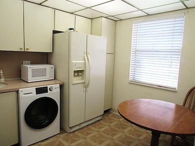 120 Lake Meryl Dr unit 2240, West Palm Beach, FL 33411 - photo 2