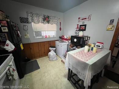 21111 Moross Rd, Grosse Pointe, MI 48236 - photo 5