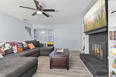 829 Garden Meadow, Universal City, TX 78148 - photo 2