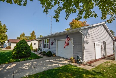 112 Phillips Dr, Wapakoneta, OH 45895 - photo 7