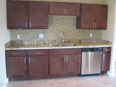 KITCHEN WITH GLASS TILE
