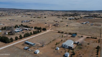 1055 W Lingor Ln, Paulden, AZ 86334 - photo 7