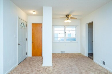 704 E 6th St N, Newton, IA 50208 - photo 2