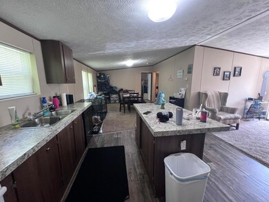 209 Dalewood Rd, Middlesboro, KY 40965 - photo 7