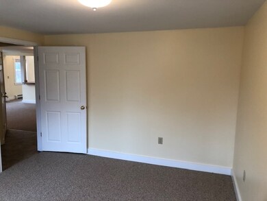 27 Ashuelot St unit B, Winchester, NH 03470 - photo 3