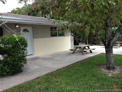 408 SW 8th St, Hallandale Beach, FL 33009 - photo 4