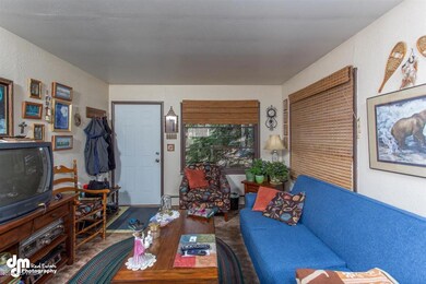 13-Living Room KJC_1030