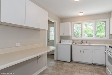 407 N Oak St, Elmhurst, IL 60126 - photo 4