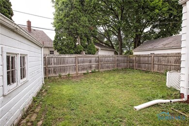 2257 108th St, Toledo, OH 43611 - photo 3